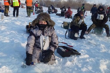В Никольском прошел турнир по зимней рыбалке